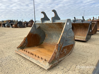 Daequip HE400 WBM 72 in Q/C Cleanup Excavator Bucket