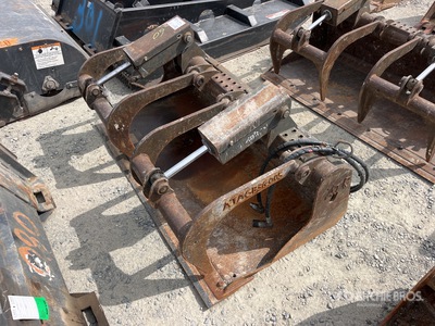 2017 Bobcat 60 in Skid Steer Grapple Bucket