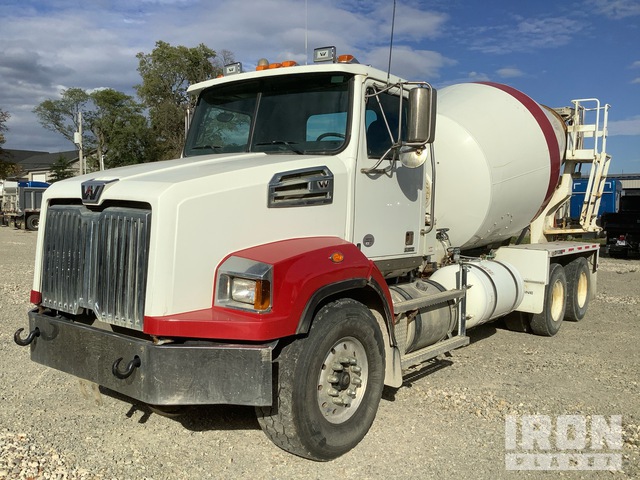 CAMIóN REVOLVEDOR  2019 WESTERN STAR MCNEILUS 10.5 CYD