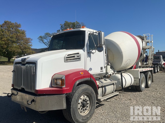 CAMIóN REVOLVEDOR  2019 WESTERN STAR MCNEILUS 10.5 CYD
