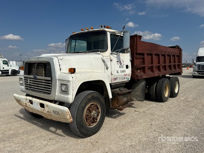 1992 Ford LT8000 6x4 T/A Dump Truck