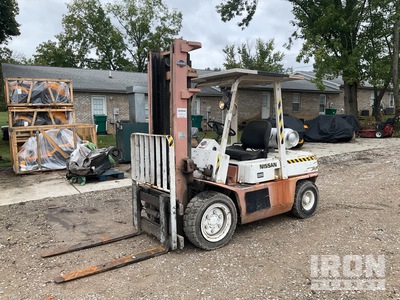 Nissan PGF02A30V 5600 lb Pneumatic Tire Forklift