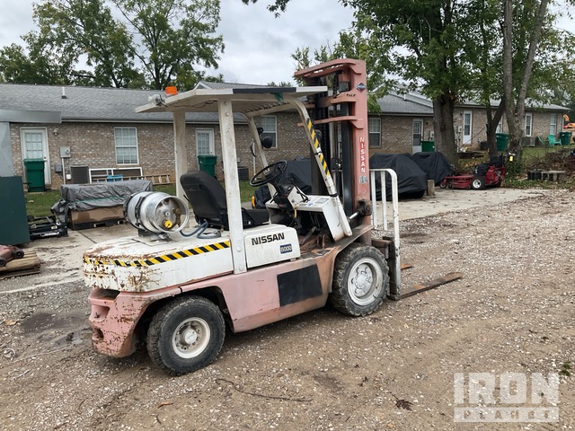 MONTACARGAS NISSAN PGF02A30V