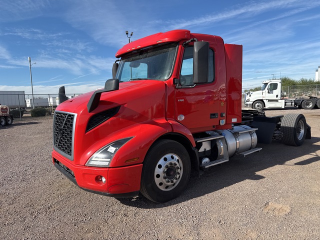 2021 Volvo VNR 6x2 T/A Day Cab Truck Tractor