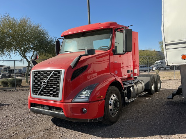 2021 Volvo VNR 6x2 T/A Day Cab Truck Tractor