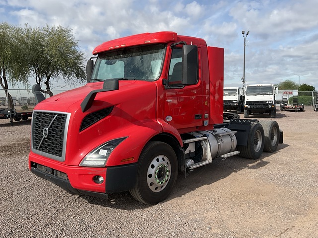 2021 Volvo VNR 6x2 T/A Day Cab Truck Tractor