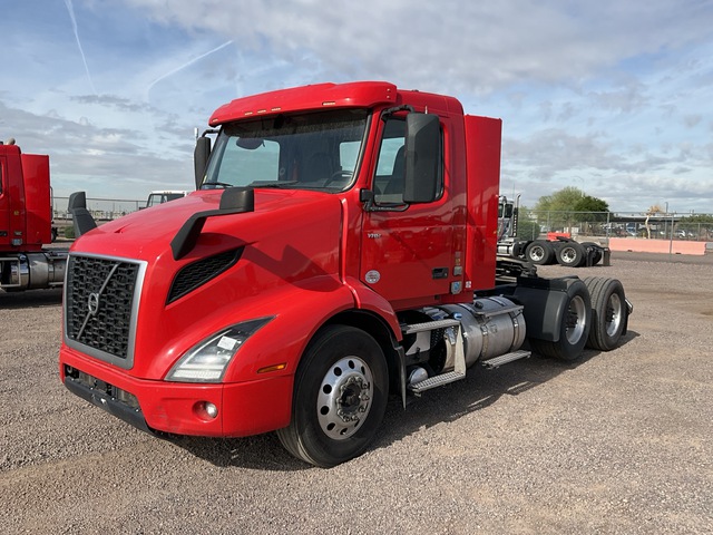 2021 Volvo VNR 6x2 T/A Day Cab Truck Tractor