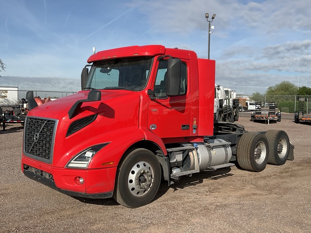 2021 Volvo VNR 6x2 T/A Day Cab Truck Tractor