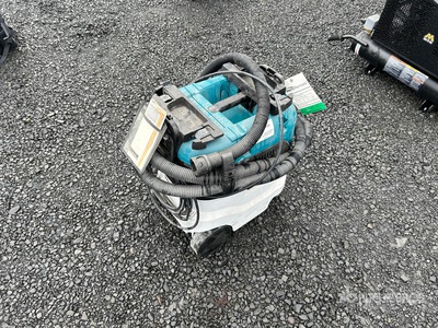 2023 Makita VC4210L Vacuum Cleaner