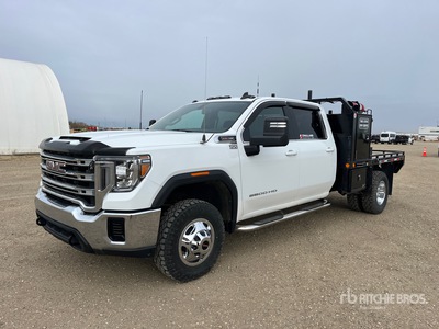 2020 GMC Sierra 3500 4x4 Crew Cab Flatbed Truck