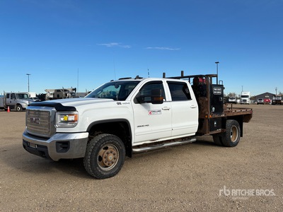 2017 GMC Sierra 3500HD SLE 4x4 Crew Cab Flatbed Truck