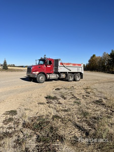 2015 Peterbilt 348 6x4 T/A Camión dumper