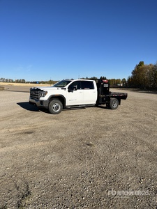 2020 GMC Sierra 3500HD 4x4 Crew Cab Flatbed Truck