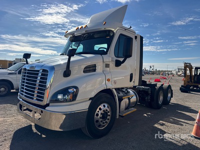 2017 Freightliner Cascadia 113 6x4 Cabeza Tractora Cabina Corta