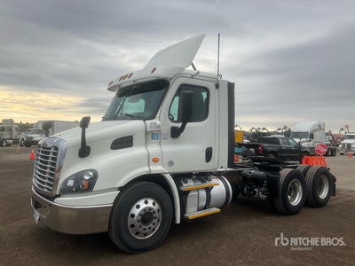 2017 Freightliner Cascadia 113 6x4 Base Model CA113DC トラックトラクター（T/A）