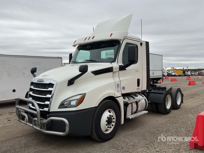 2018 Freightliner Cascadia 126 6x4 T/A Day Cab Truck Tractor
