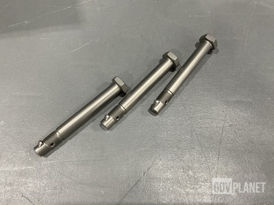 (40) Space-Lok 70103-08801-102 Machine Bolts