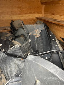 Quantity of John Deere 772 Fenders