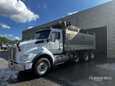 2016 Kenworth T880 Tri/A Camión dumper