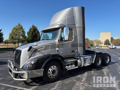 2018 Volvo VNL 300 6x4 T/A Day Cab Truck Tractor