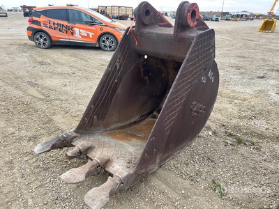 34 in Digging Excavator Bucket