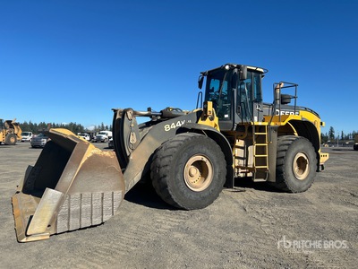 2014 John Deere 844K جرافة