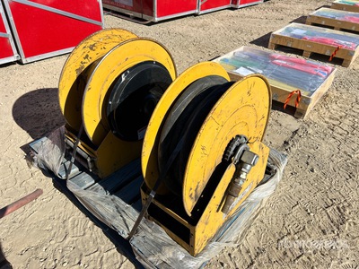 Quantity of Oil Dispenser Reel/Oil Pump