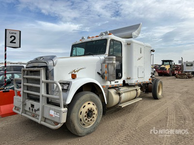 Freightliner T/A Sleeper Truck Tractor (Inoperable)