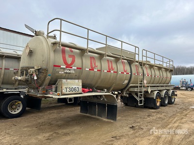 2013 Heil 407 38000 L Tri/A Remorque-citerne
