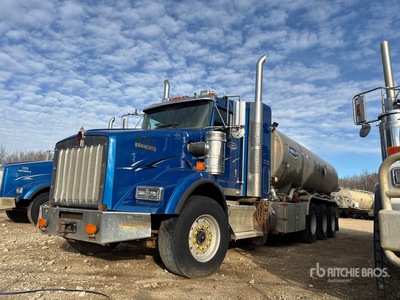 2015 Kenworth T800 22000 L 8x6 Sleeper Tanker Truck