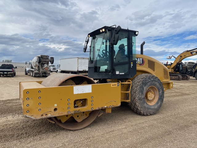 2019 Cat CS78B Smooth Drum Compactor