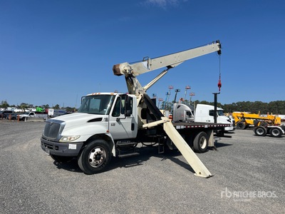 National 571E2 36000 lb Straight Boom on 2008 International 4200 4x2 Boom Truck