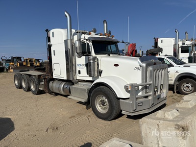 2015 Peterbilt 367 8x6 Winch Truck