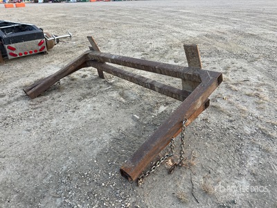 Quantity of (2) Pipe Bunks Accessori per autocarro