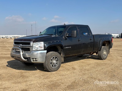 2009 Chevrolet Silverado 2500 HD 4x4 Crew Cab بيك اب
