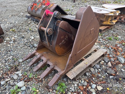 Quantity of (2) Cat Digging Excavator Bucket