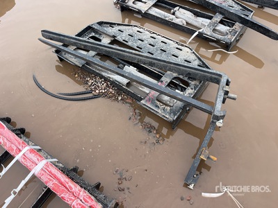 2025 GIYI GY-SF60 60 in Side Shift Skid Steer Forks (Unused)