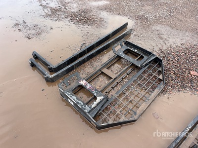 2025 GIYI GY-DHC 60 in Skid Steer Forks (Unused)