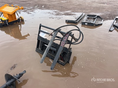 2025 GIYI GY-CYHC 30 in Mini Side Shift Skid Steer Forks (Unused)