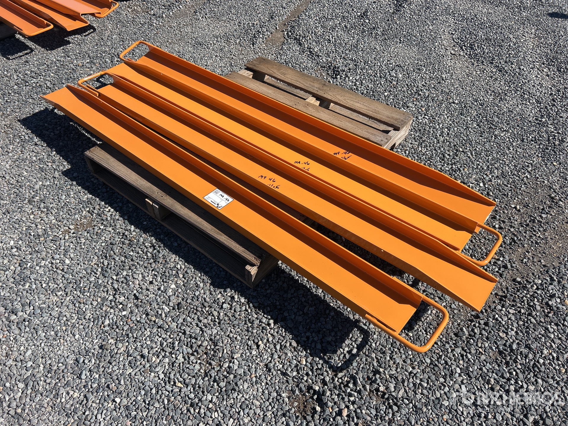 Quantity of (2) 2025 Wolverine EX-66-84L Sets of 84 In. Przedłużenia wideł (Unused)