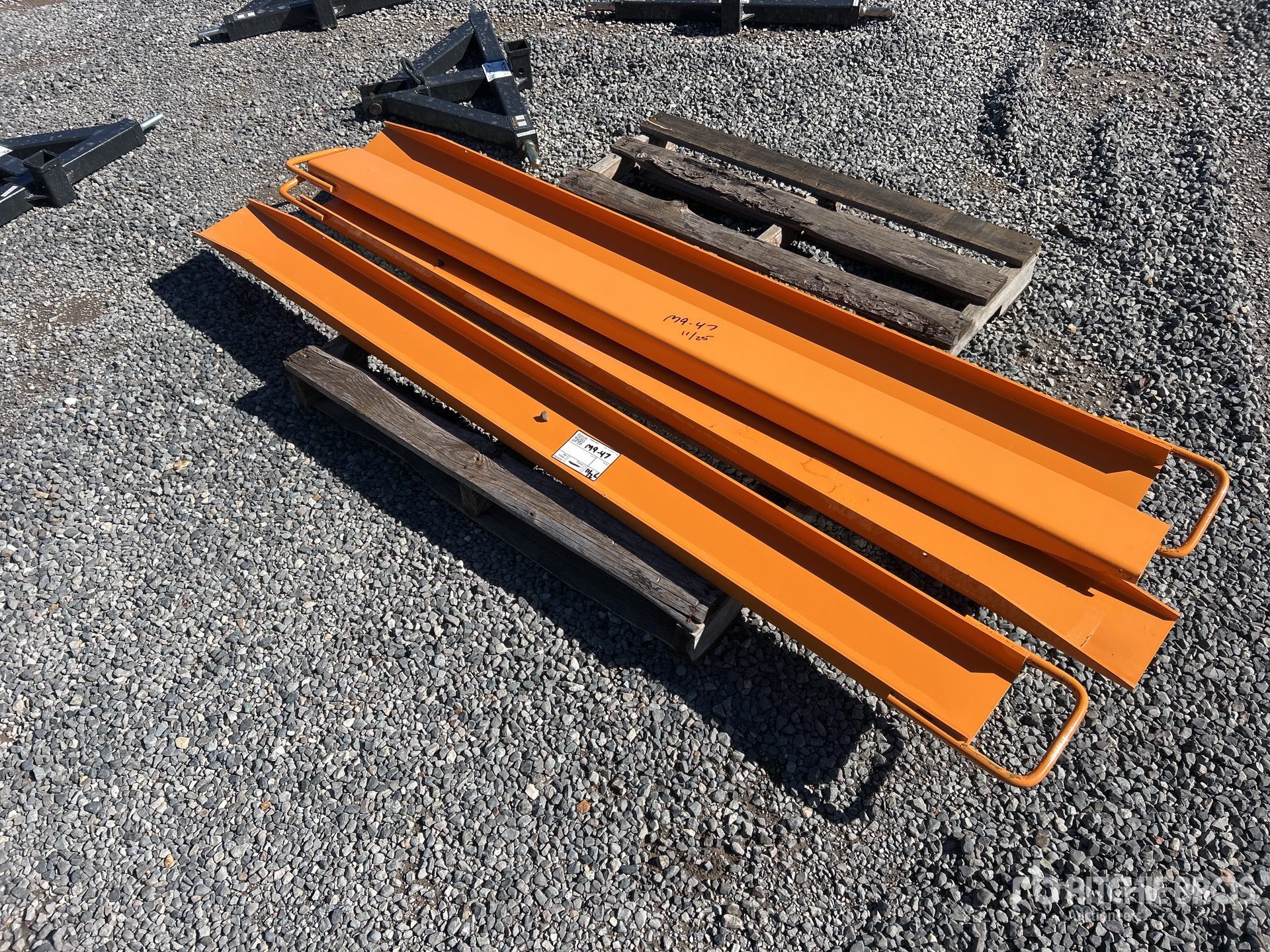 Quantity of (2) 2025 Wolverine EX-66-78L Sets of 78 In. Przedłużenia wideł (Unused)