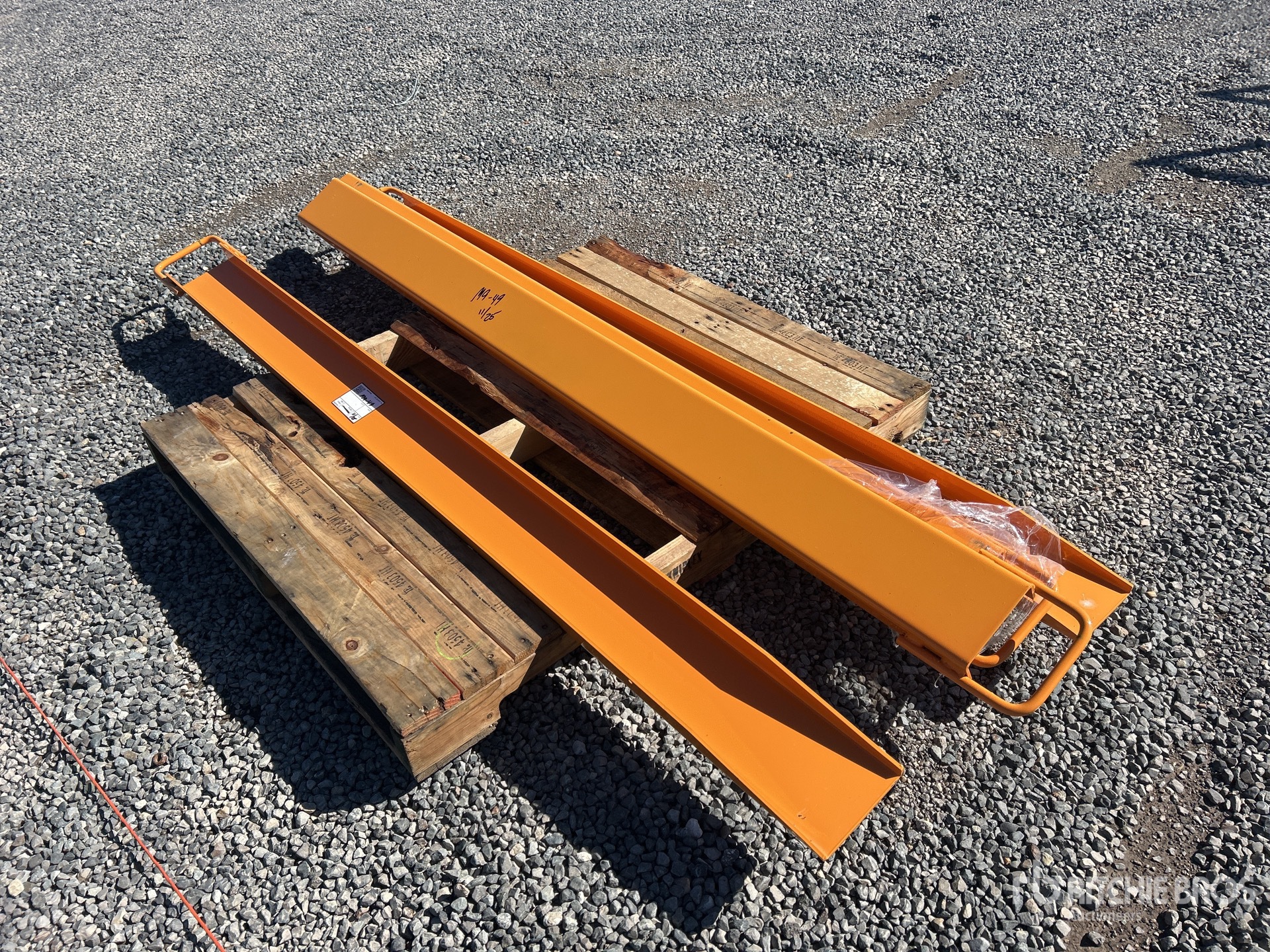 Quantity of (2) 2025 Wolverine EX-66-84L Sets of 84 In. Przedłużenia wideł (Unused)