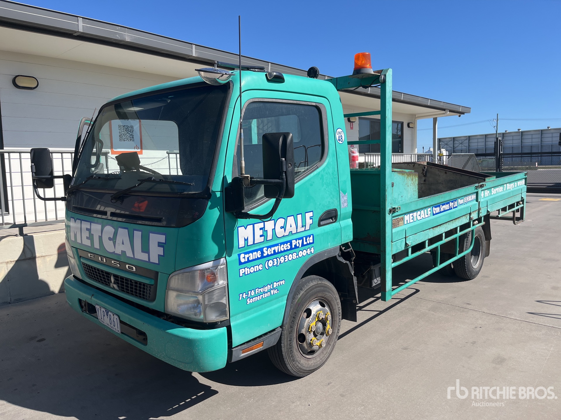 2010 Mitsubishi Fuso FE84 Canter Pritsche-Lkw