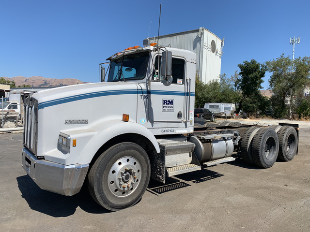 1992 (unverified) Kenworth T800 Cab & Chassis