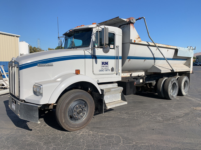 1995 (unverified) Kenworth T800 T/A Dump Truck