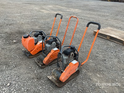 Quantity of (3) Belle LC3251 Plancha compactadora