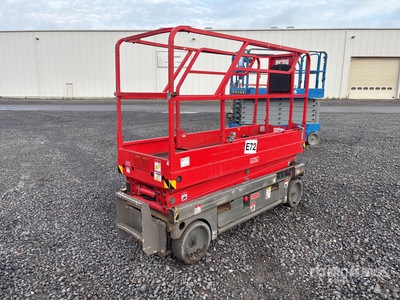 2014 Haulotte COMPACT8 Electric Piattaforma aerea verticale (Inoperable)