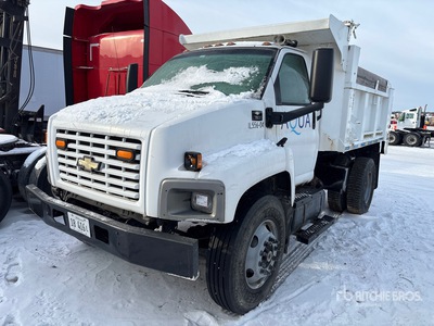 2004 Chevrolet C7500 4x2 Camión plataforma volquete (Inoperable)