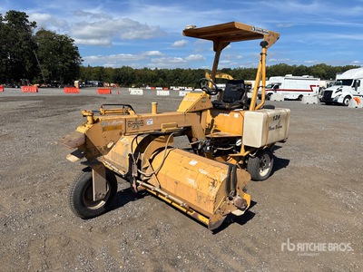 2001 Broce BB250B Spazzatrice semovente