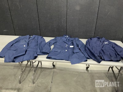 (16) Clothing Bags, (29) Men’s Coats, (55) Women’s Shirts & Assorted Items